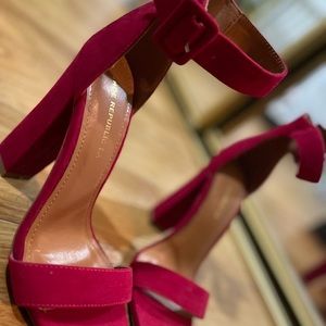 Chunky heels in BLACK RED AND GRAY. Worn once or twice still in good condition.